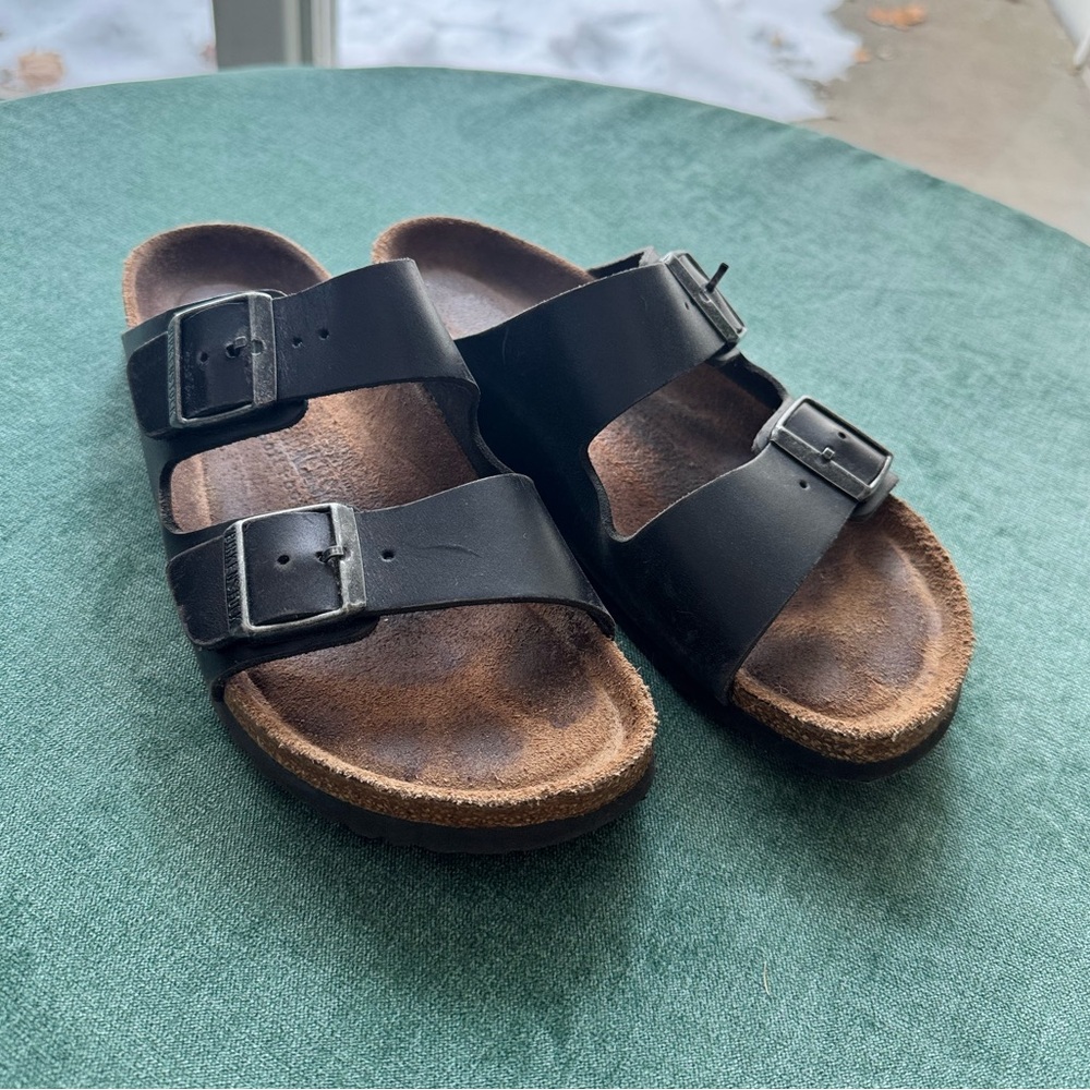 SOFT FOOTBED ARIZONA BIRKENSTOCK SANDALS - SZ 40 - Black Leather